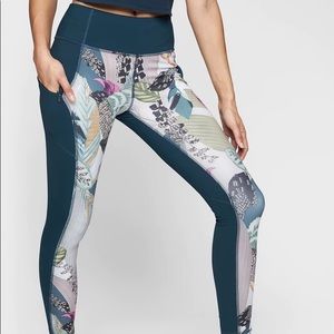 Athleta oasis contender 7/8 tight M